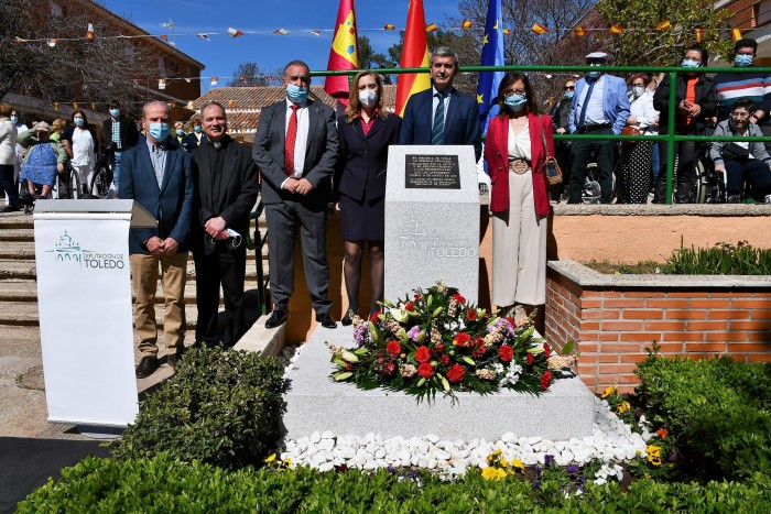 Imagen de Álvaro Gutiérrez inaugura el monolito