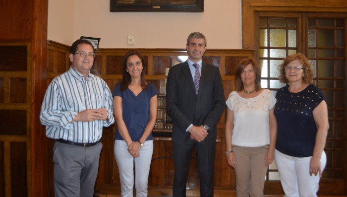 Foto de archivo del presidente de la Diputación con AFATA