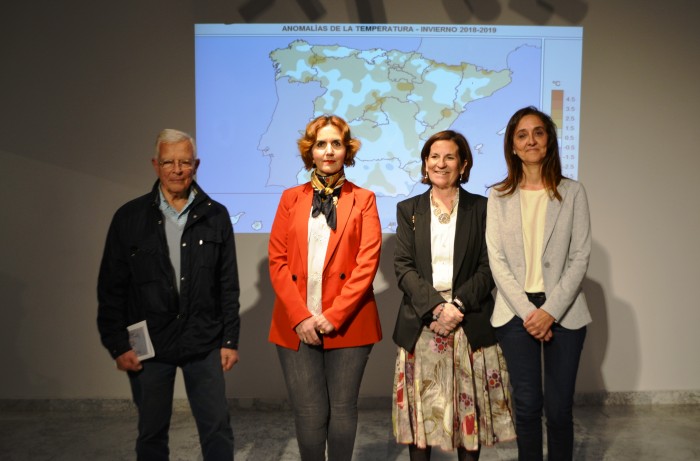 Flora Bellón con Paloma Castro y miembros AEMET