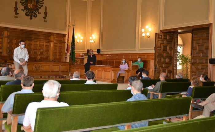 Imagen de Fernando Muñoz en la reunión de coordinación con responsables de áreas de la Diputación