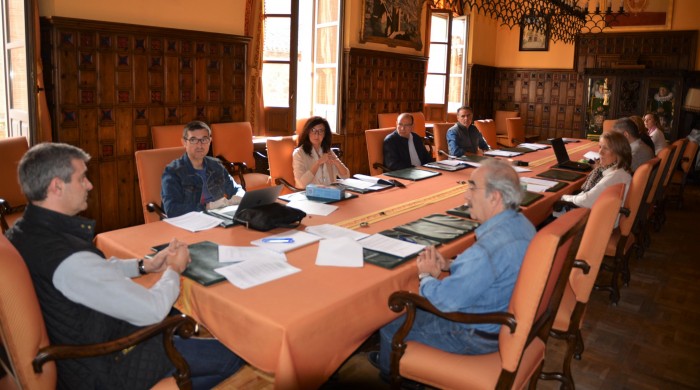 Un momento de la reunión mantenida hoy para adoptar medidas ante el 