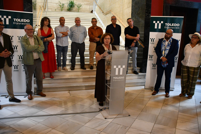 Tomás Arribas inaugura la exposición de los artistas monteños