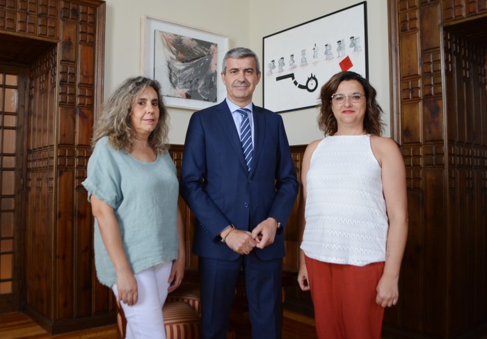 Álvaro Gutiérrez con Silvia del Olmo y Paloma Pérez