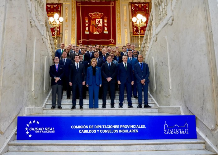 Imagen de Foto de familia de la Comisión de la FEMP