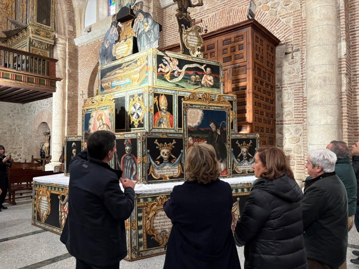 Imagen de 29112025 Cedillo visita la exposición del catafalco de La Torre de Esteban Hambrán 4