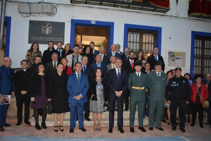 Imagen de Álvaro Gutiérrez y Dolores Verdúguez junto a los alcaldes asistentes a las fiestas Patronales