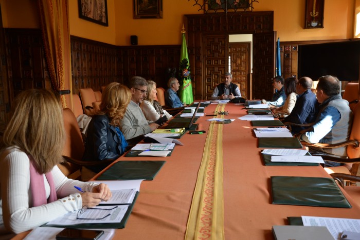 La reunión ha estado presidida por el presidente de la Diputación Provincial, Álvaro Gutiérrez