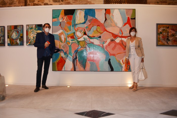 Ana Gómez en la exposición de Jorge Pedraza en San Clemente