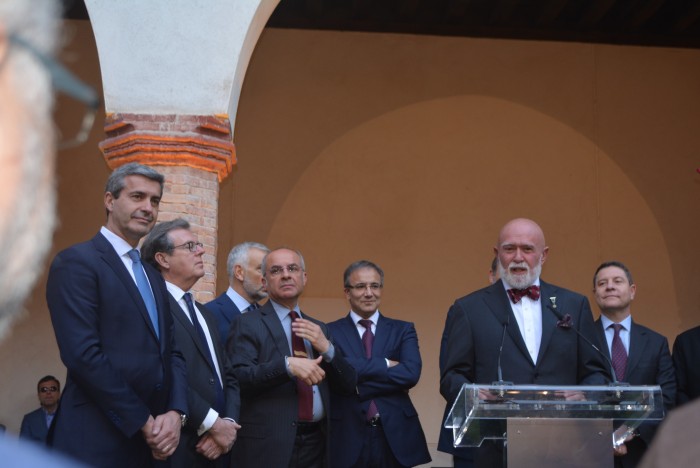 En un momento de las palabras en el acto de inauguración