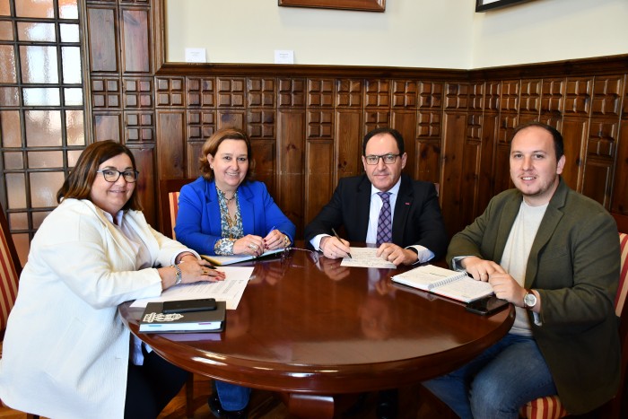 Cedillo y Guerrero reunión con alcaldesa y concejal de Polán