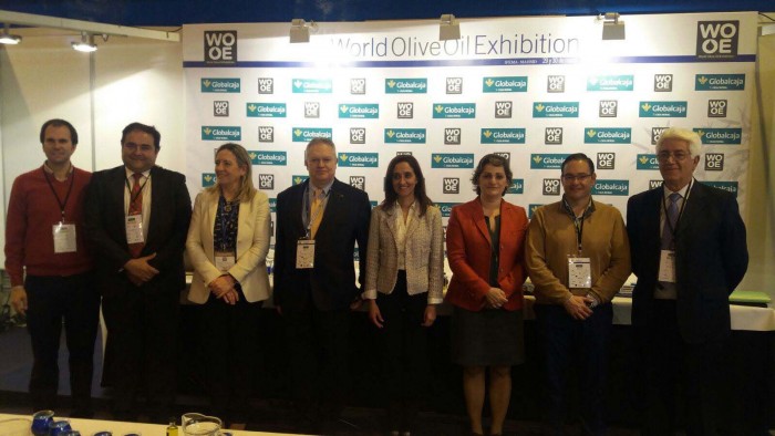 Imagen de Flora Bellón y Maria Ángeles García en la cata en Madrid de aceites de oliva toledanos