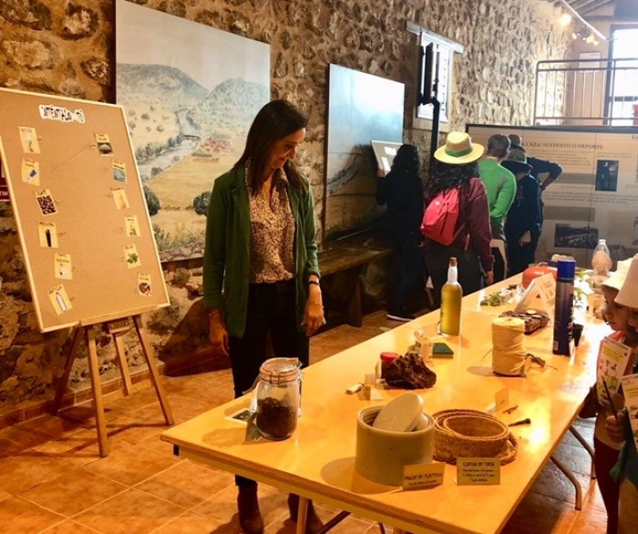 Imagen de Flora Bellón, en la sala del hombre