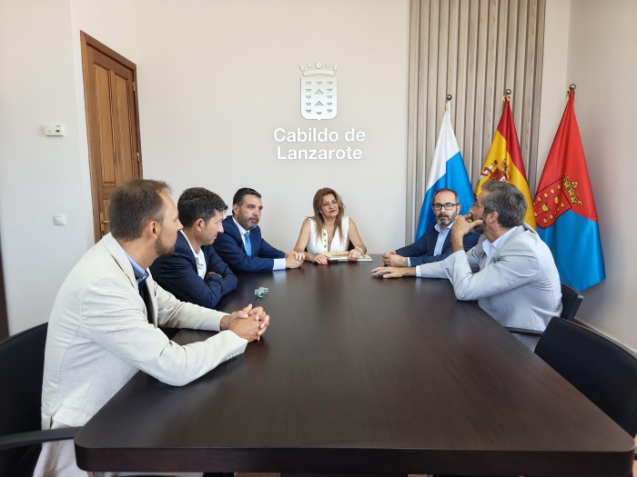 Joaquín Romera, ha realizado una visita institucional al Cabildo de Lanzarote