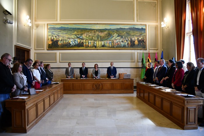 24042025 Pleno Diputación de Toledo. Minuto de silencio