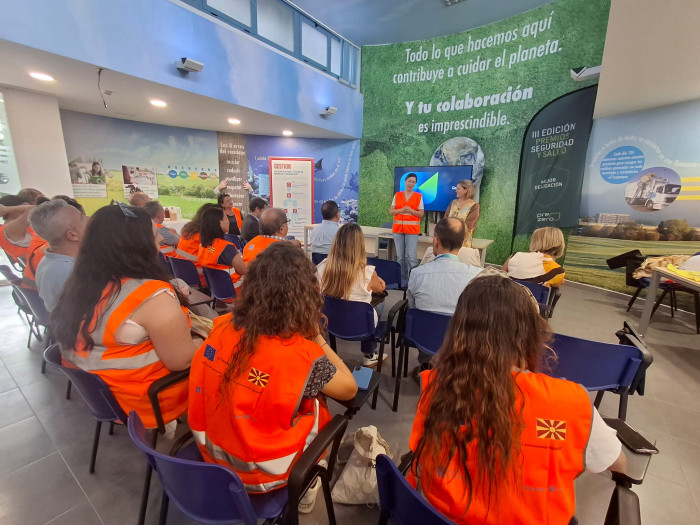 Marina García visita delegación de Macedonia al Ecopaque de Toledo 1