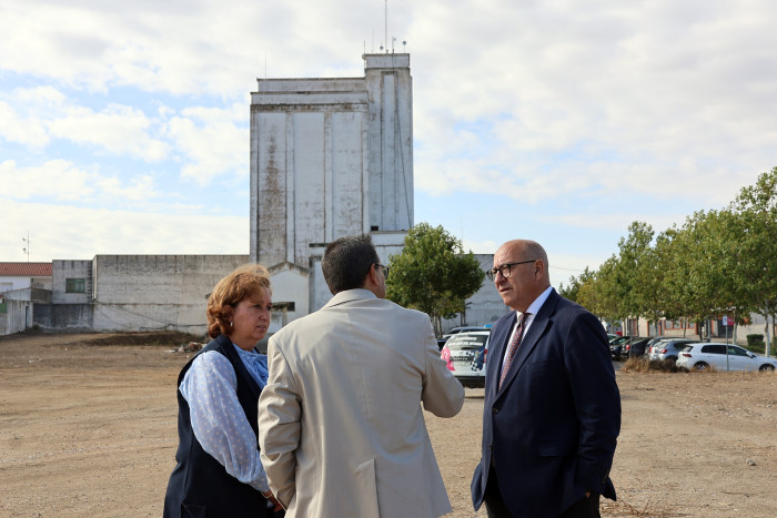Visitando las obras en Santa Cruz del Retamar