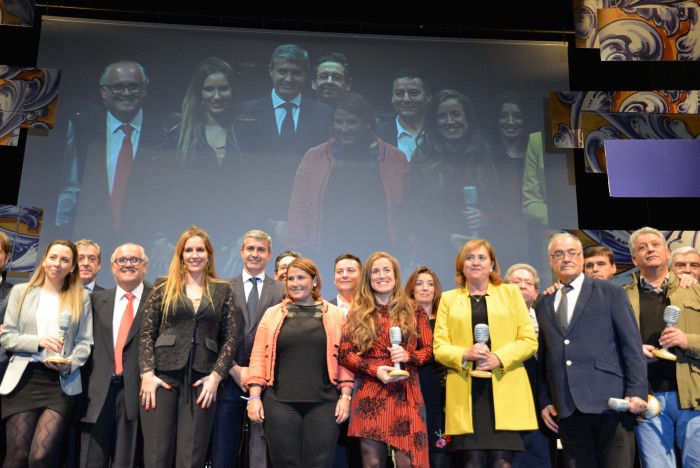 Imagen de Álvaro Gutiérrez en la foto de familia de los Premios Ser Talavera 2019