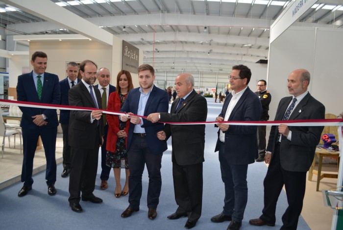 Imagen de Corte inaugural de la cinta que abría simbólicamente FERMACAM 2017