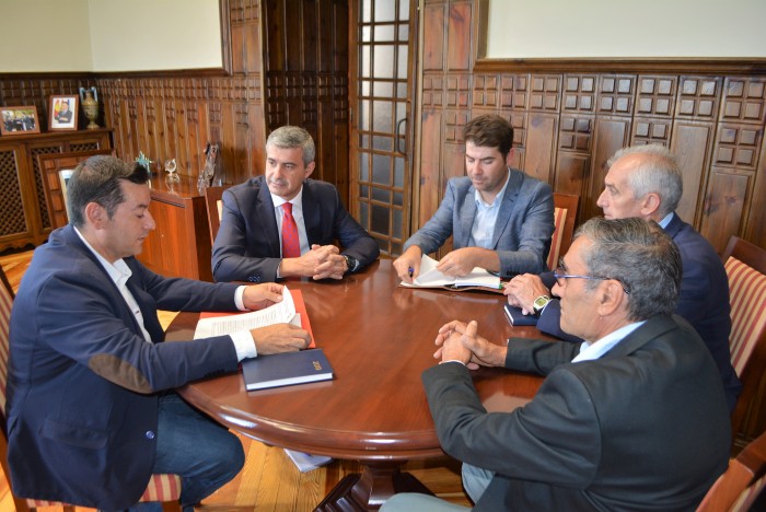 Imagen de Un momento de la reunión de Álvaro Gutiérrez y Antonio Talavera