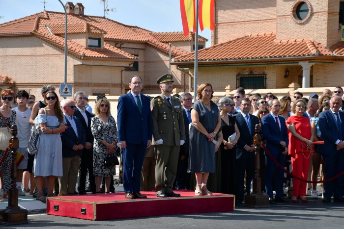 20092025 Cedillo homenaje bandera Argés