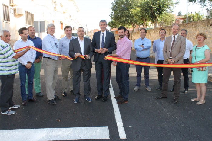 Imagen de Álvaro Gutiérrez inaugura carretera de El Torrico