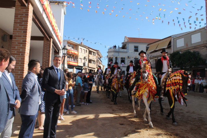 Imagen de Álvaro Gutiérrez en las carreras de caballos enjaezados de El Carpio de Tajo