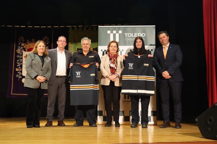 Imagen de Cedillo entrega material a las agrupaciones de Protección Civil