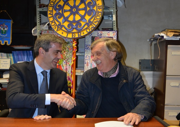 Foto de archivo dela firma de convenio entre Álvaro Gutiérrez y José Luís Prado