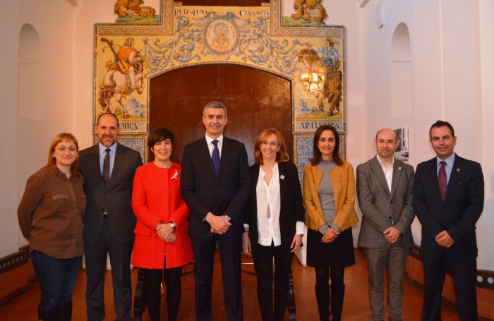 Imagen de Foto de familia convenio Tierras de Cerámica