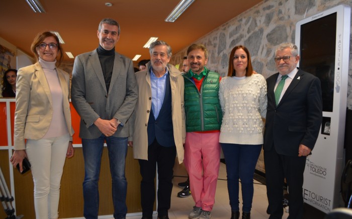 	Foto con los protagonistas de la película