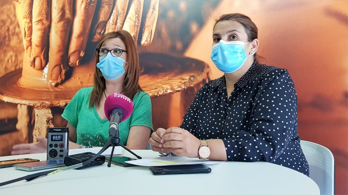 Imagen de María Jesús Pérez y Tita García Élez en la rueda de prensa en Talavera de la Reina