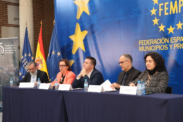 Imagen de 20112025 Cedillo jornada diputaciones de la FEMP 2