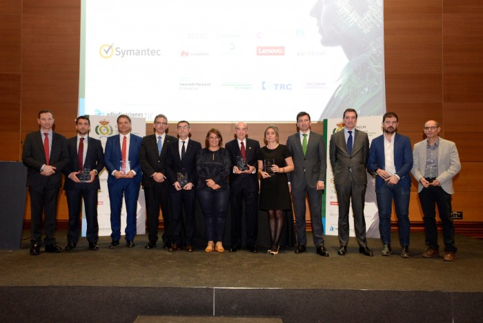 Fernando Muñoz con todos los premiados