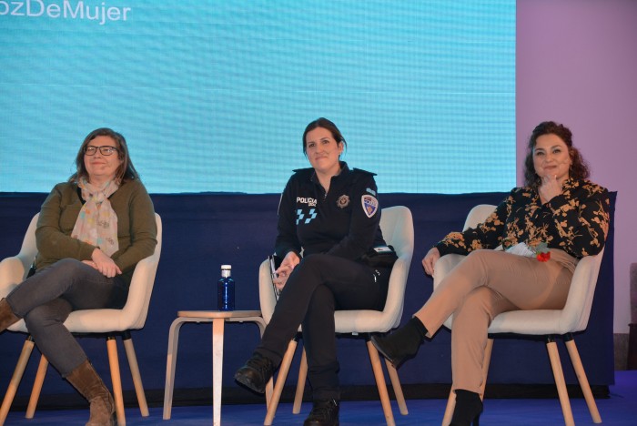 Cristina Cebas en un momento de la mesa redonda 