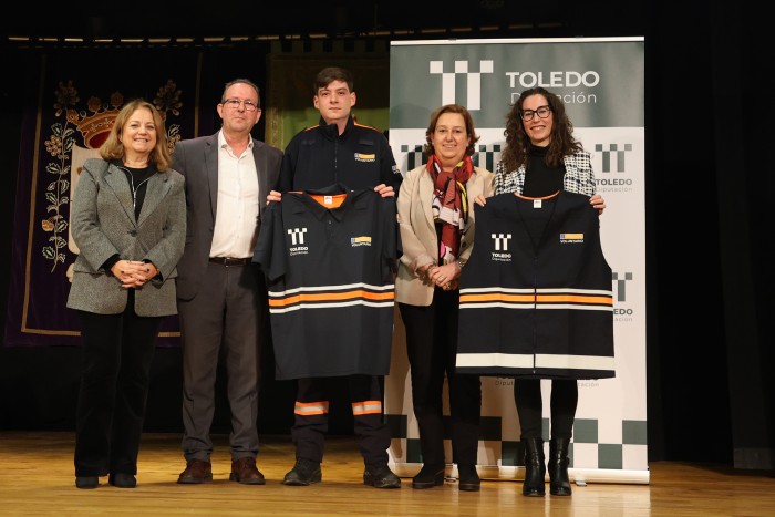 Imagen de Cedillo entrega material a las agrupaciones de Protección Civil