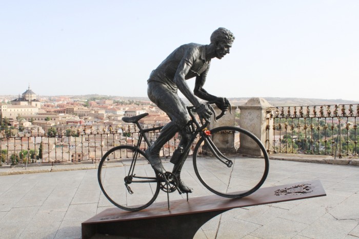 Imagen de Estatua de Federico Martín-Bahamontes en Toledo