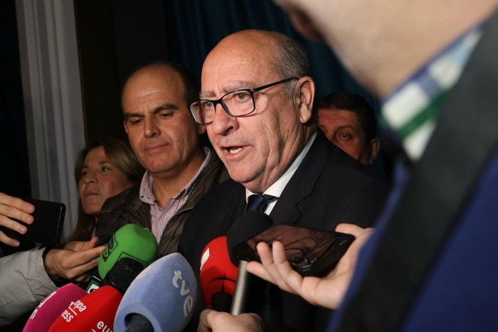 17022026 Del Castillo ofrece declaraciones a los medios