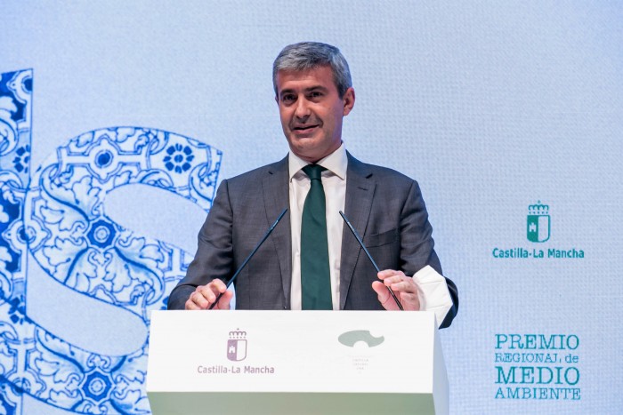 Imagen de Álvaro Gutiérrez interviniendo en la Gala del Premio Regional de Medio Ambiente en Talavera