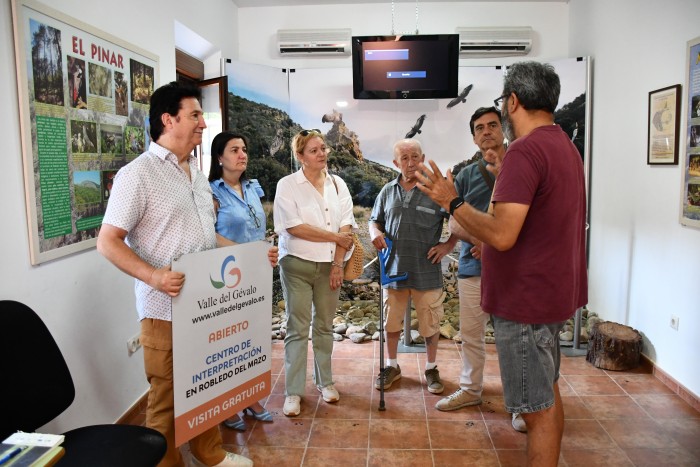 Imagen de La diputada de Medio Ambiente destaca en Robledo del Mazo la apuesta que hace la Diputación de Toled