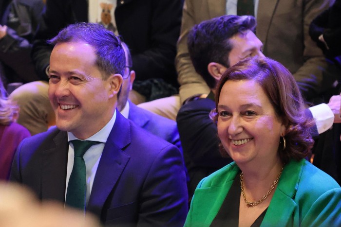 Imagen de  Concepción Cedillo y Carlos Velázquez