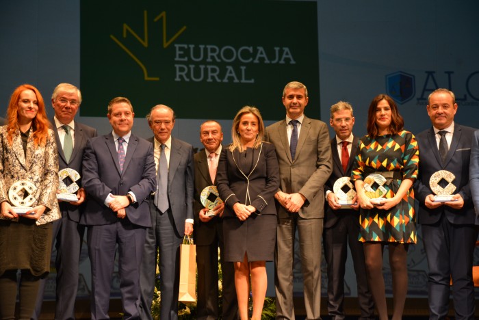 Imagen de Álvaro Gutiérrez junto a los premiados por COPE Castilla-La Mancha