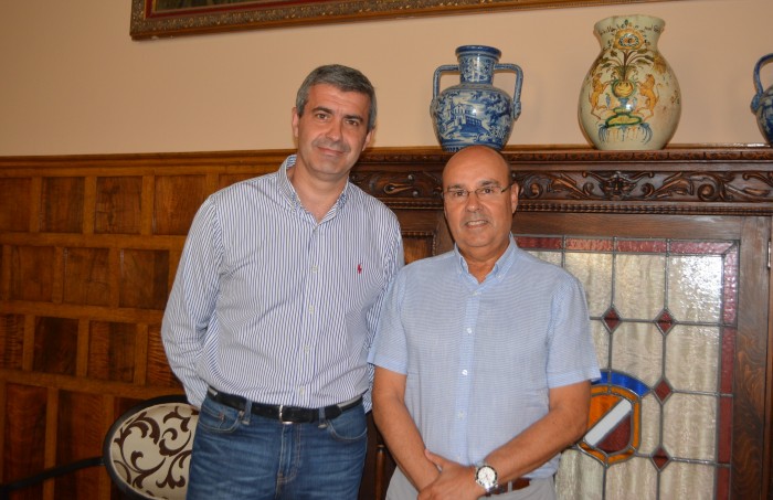 Imagen de Álvaro Gutiérrez y Juan Morcillo, alcalde de Oropesa
