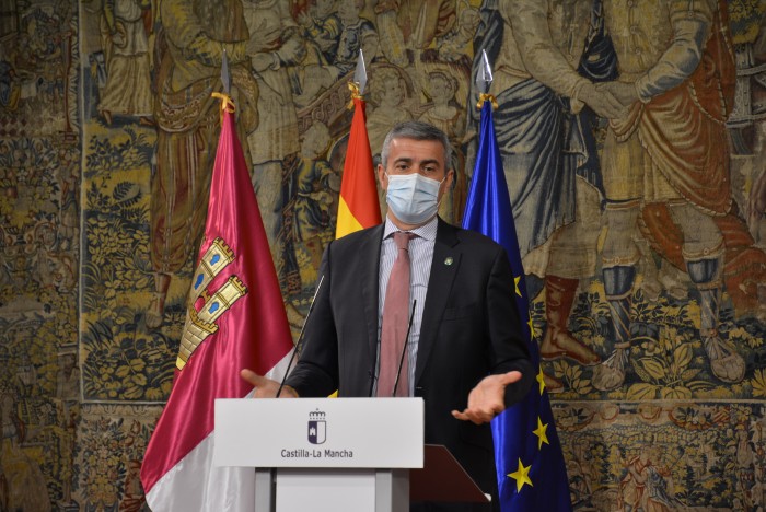 Imagen de Álvaro Gutiérrez en la presentación del plan de refuerzo de limpieza en los colegios