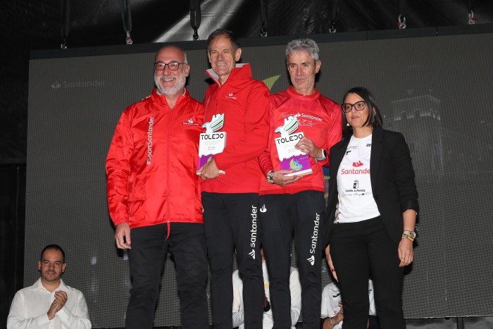 Pilar Martín entrega premios carrera nocturna de Toledo