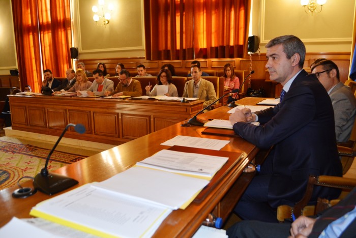 Imagen de Álvaro Gutiérrez en el pleno de la Diputación de Toledo