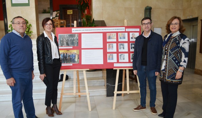 Imagen de Fernando Muñoz y Ana Gómez en la exposición