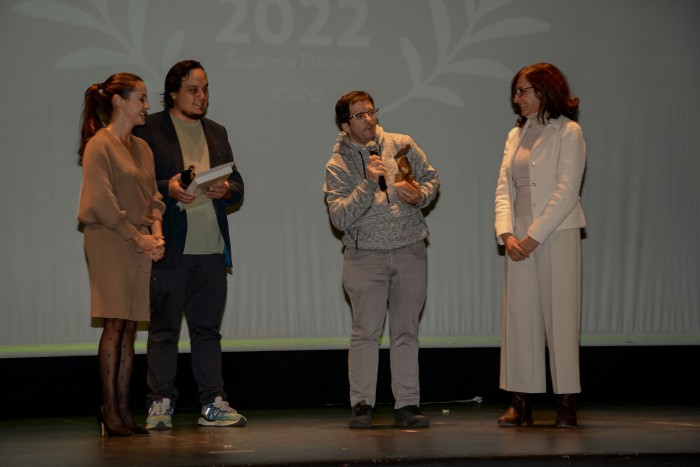 Imagen de Ana Gómez entrega el primer premio