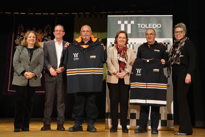 Imagen de Cedillo entrega material a las agrupaciones de Protección Civil