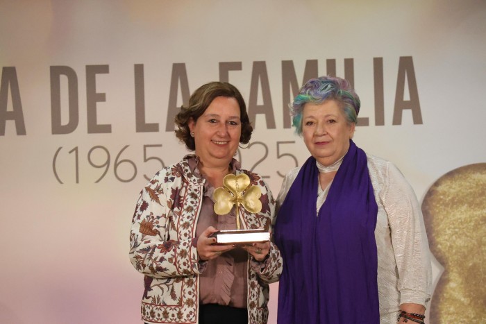 Cedillo recoge el reconocimiento de APANAS a la Diputación