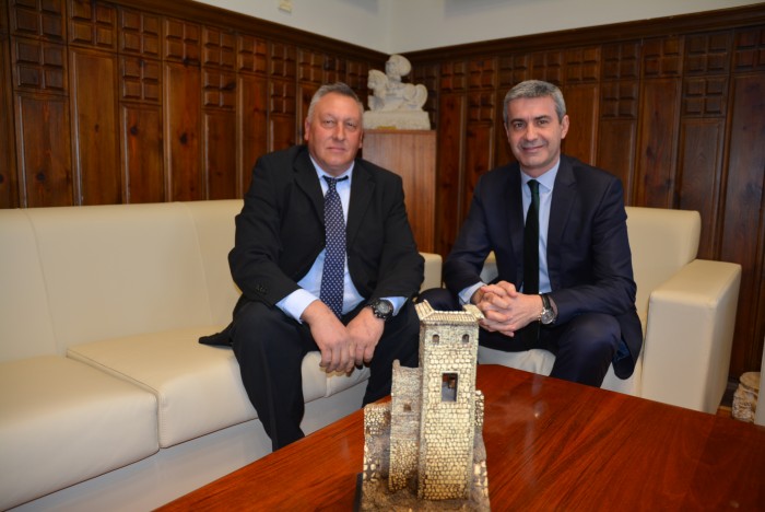 Imagen de Álvaro Gutiérrez y José Lara en el encuentro mantenido en Presidencia